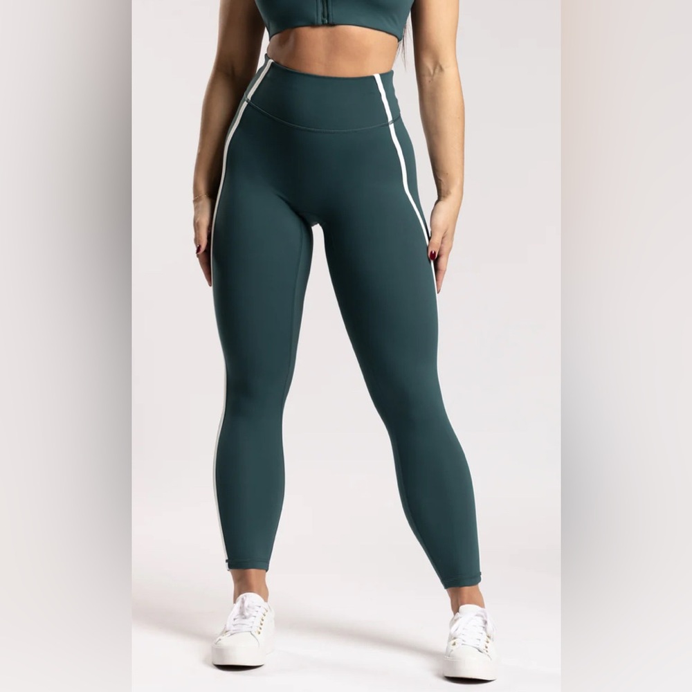 P'tula Teal Leggings with White Accents